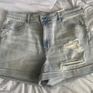 American Eagle Mom Short